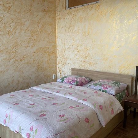 Merab House Batumi Eksteriør billede