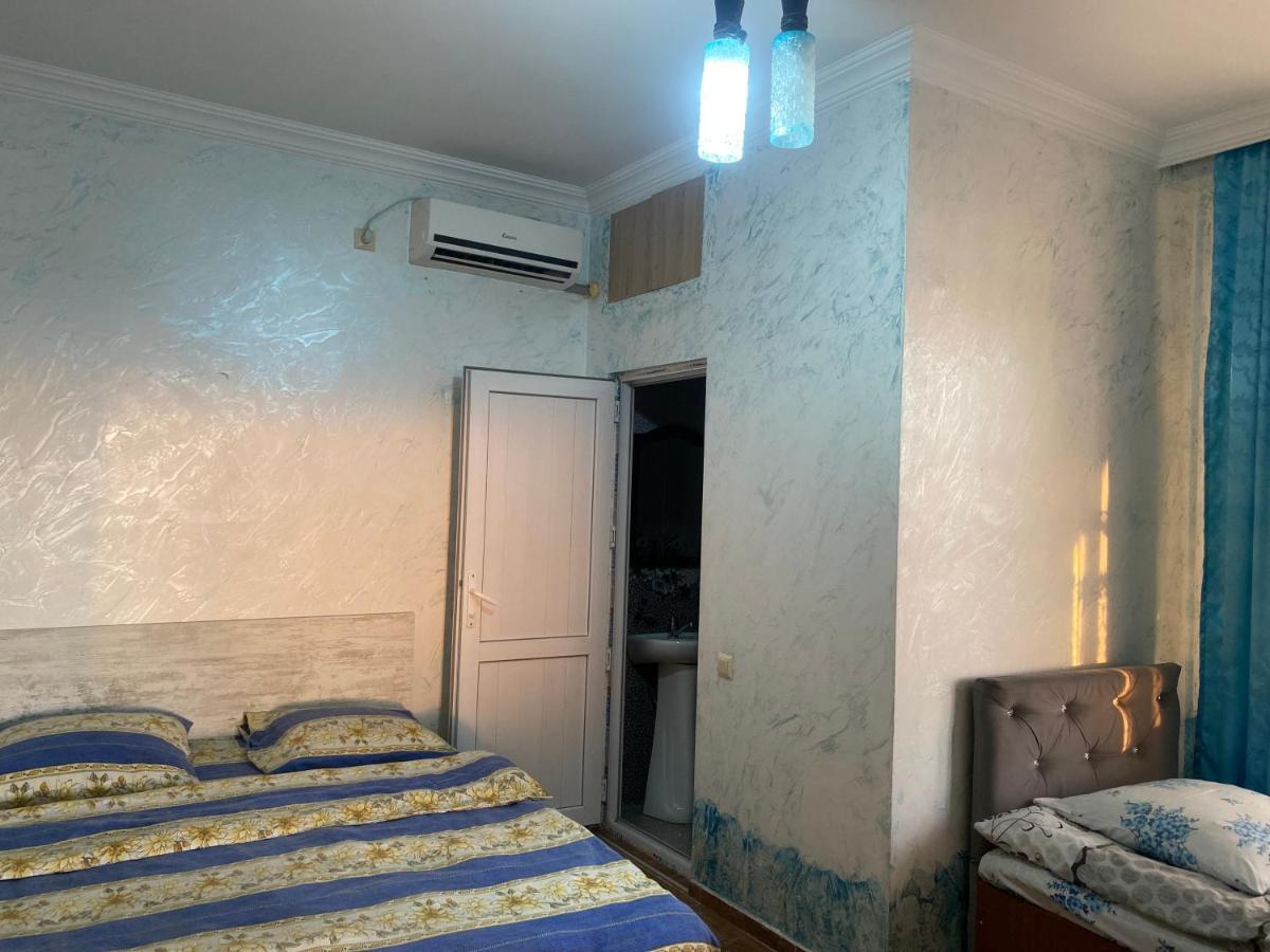 Merab House Batumi Eksteriør billede