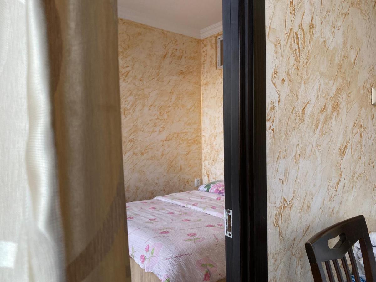 Merab House Batumi Eksteriør billede
