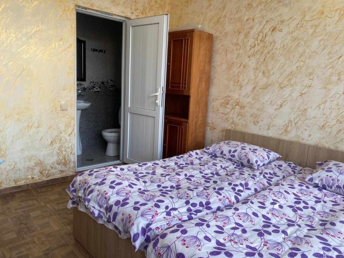 Merab House Batumi Eksteriør billede