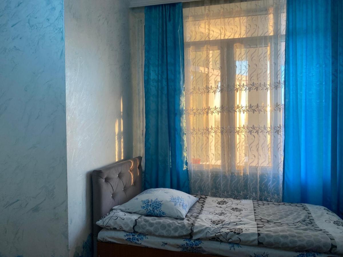 Merab House Batumi Eksteriør billede