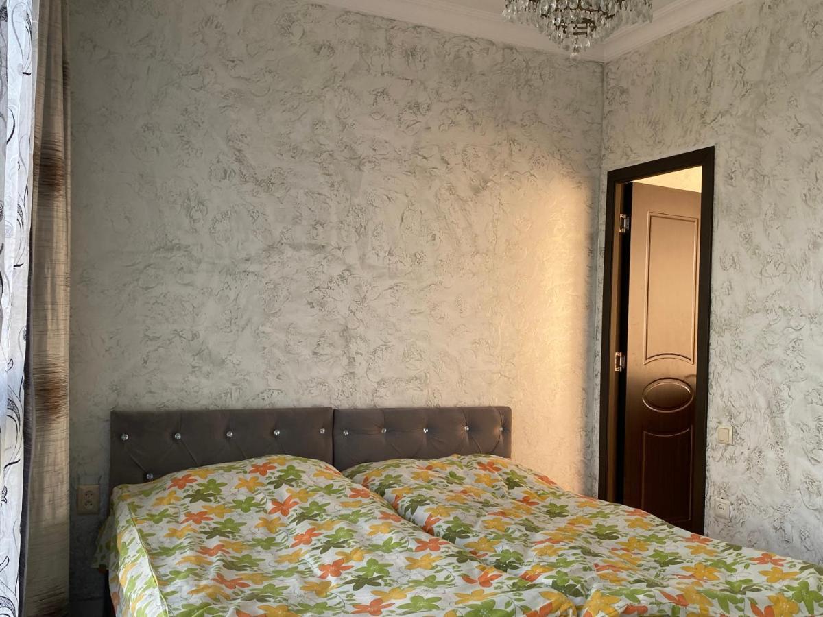 Merab House Batumi Eksteriør billede