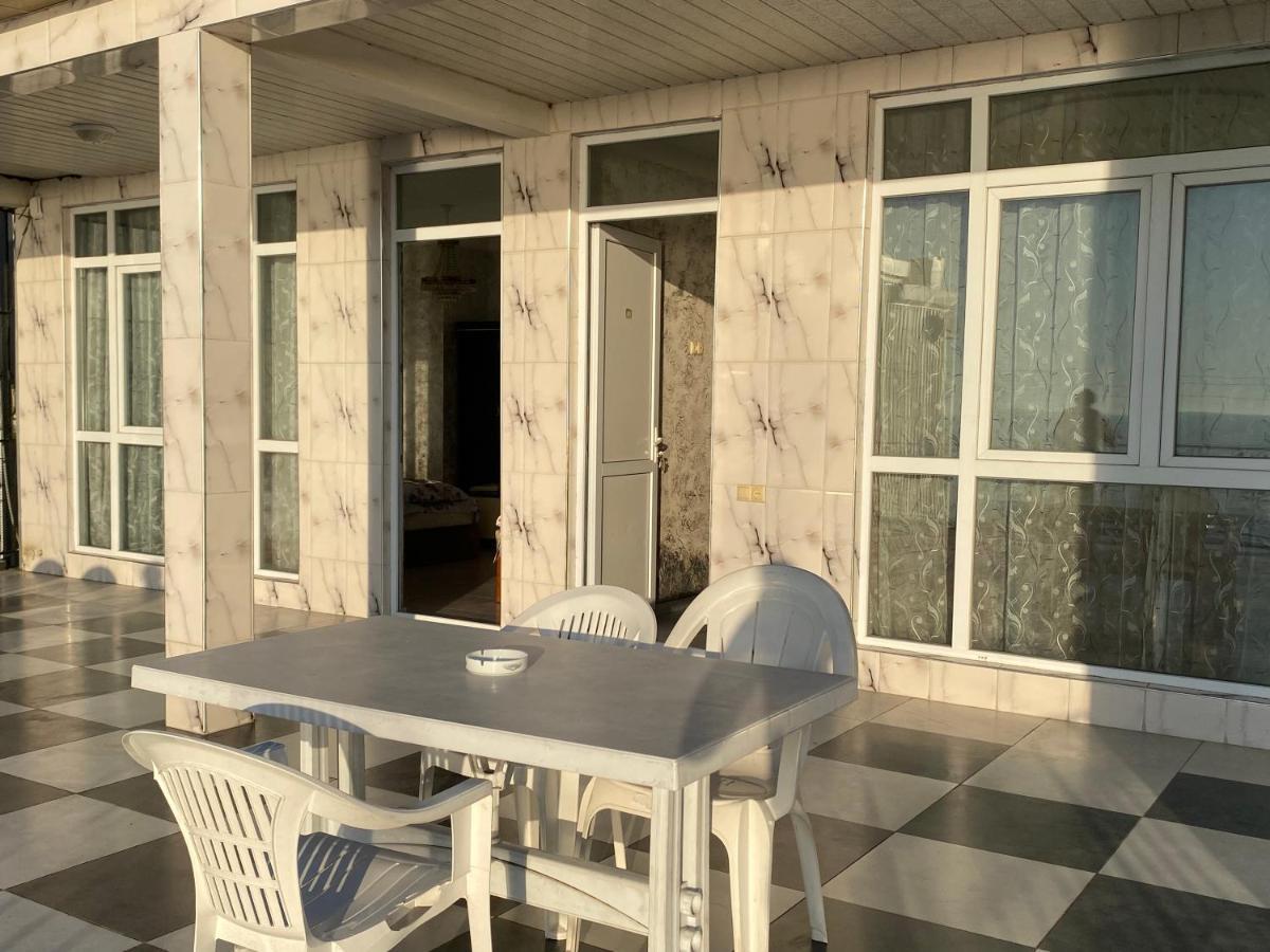 Merab House Batumi Eksteriør billede