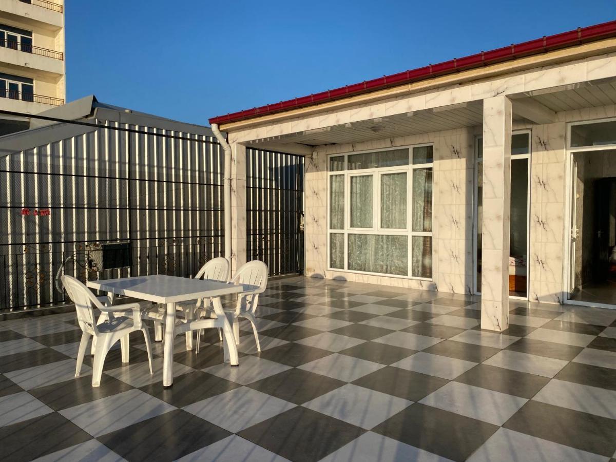 Merab House Batumi Eksteriør billede