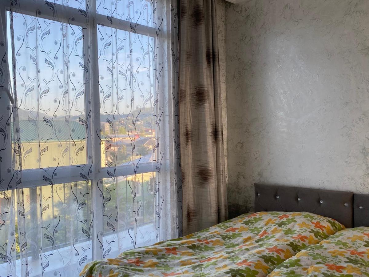 Merab House Batumi Eksteriør billede