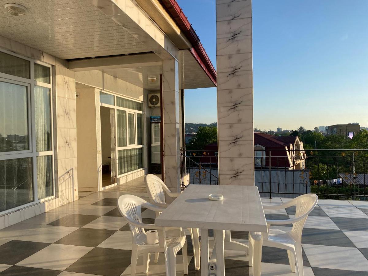 Merab House Batumi Eksteriør billede