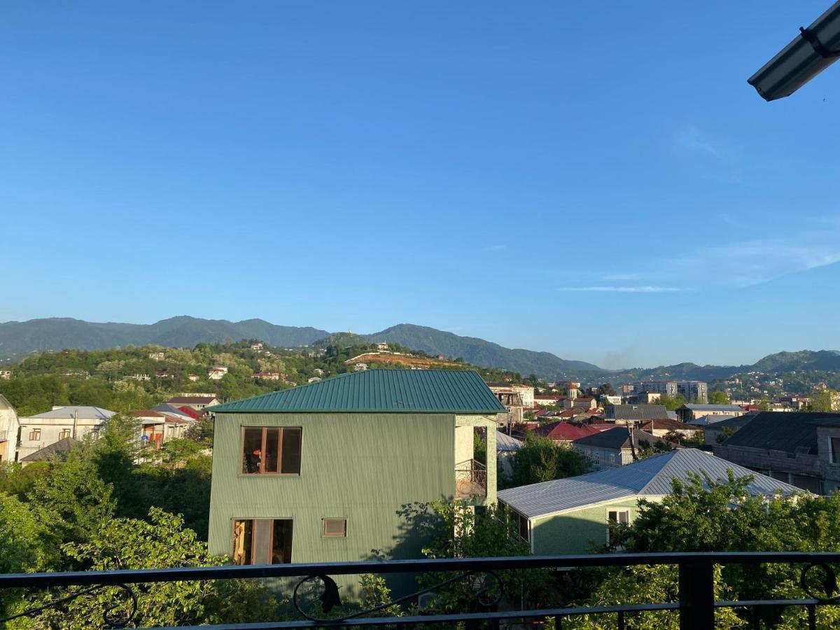 Merab House Batumi Eksteriør billede