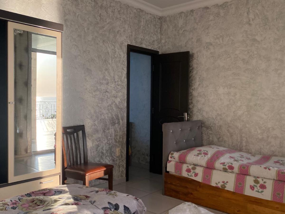 Merab House Batumi Eksteriør billede