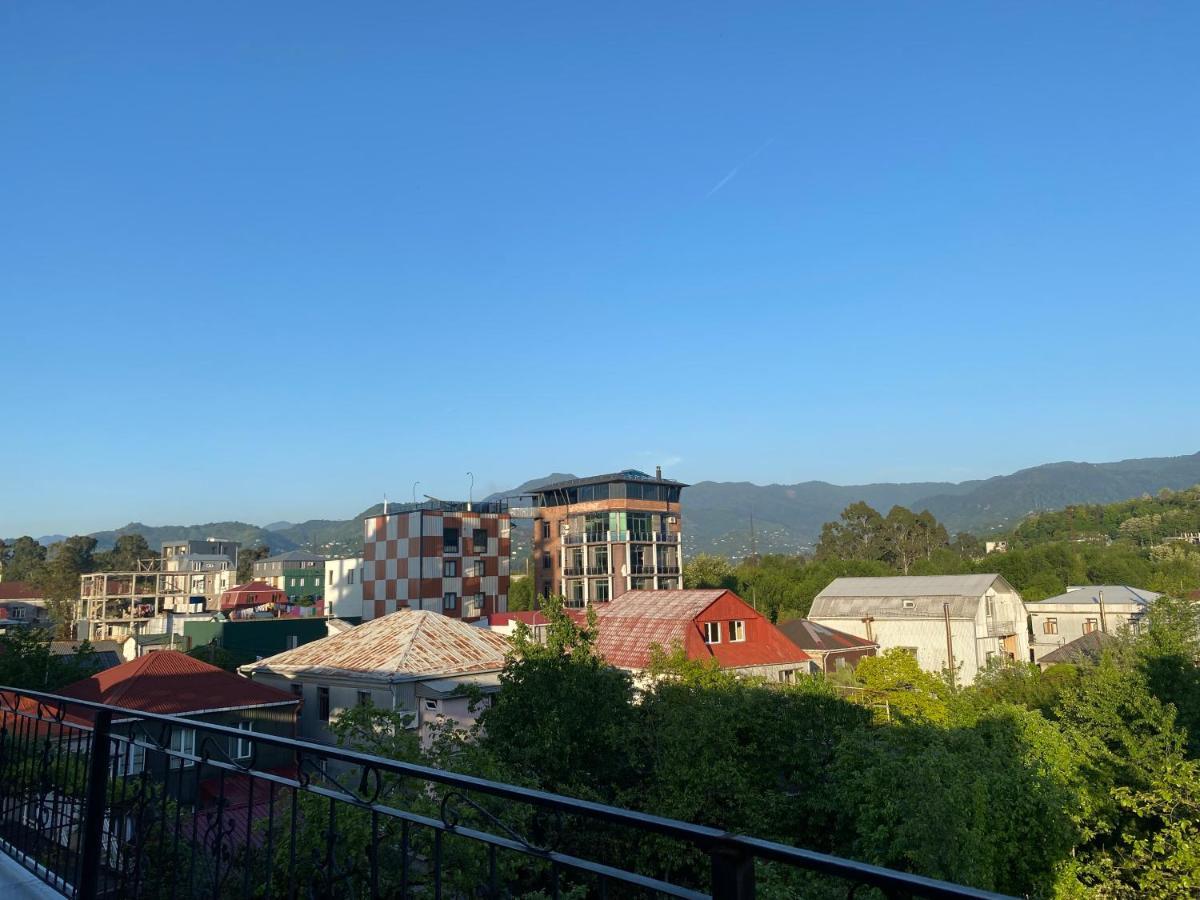 Merab House Batumi Eksteriør billede