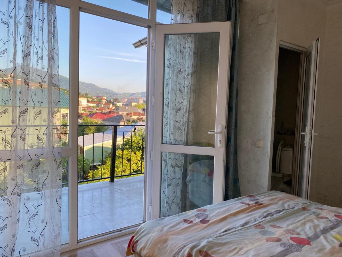 Merab House Batumi Eksteriør billede