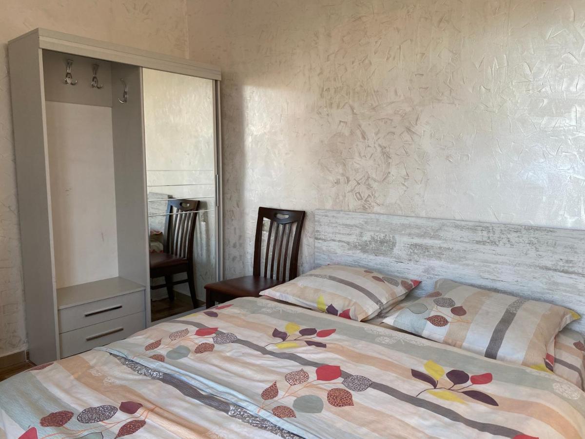 Merab House Batumi Eksteriør billede