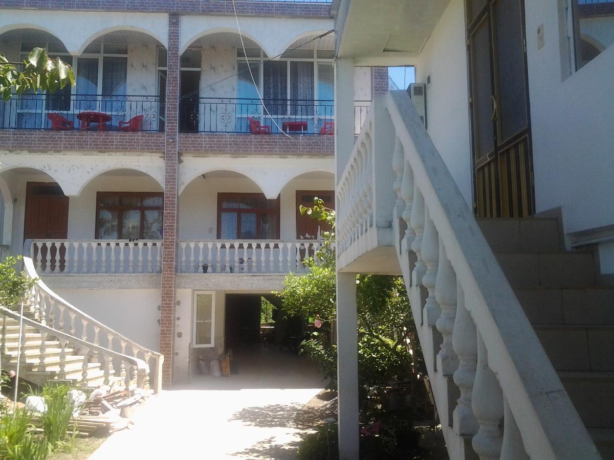 Merab House Batumi Eksteriør billede