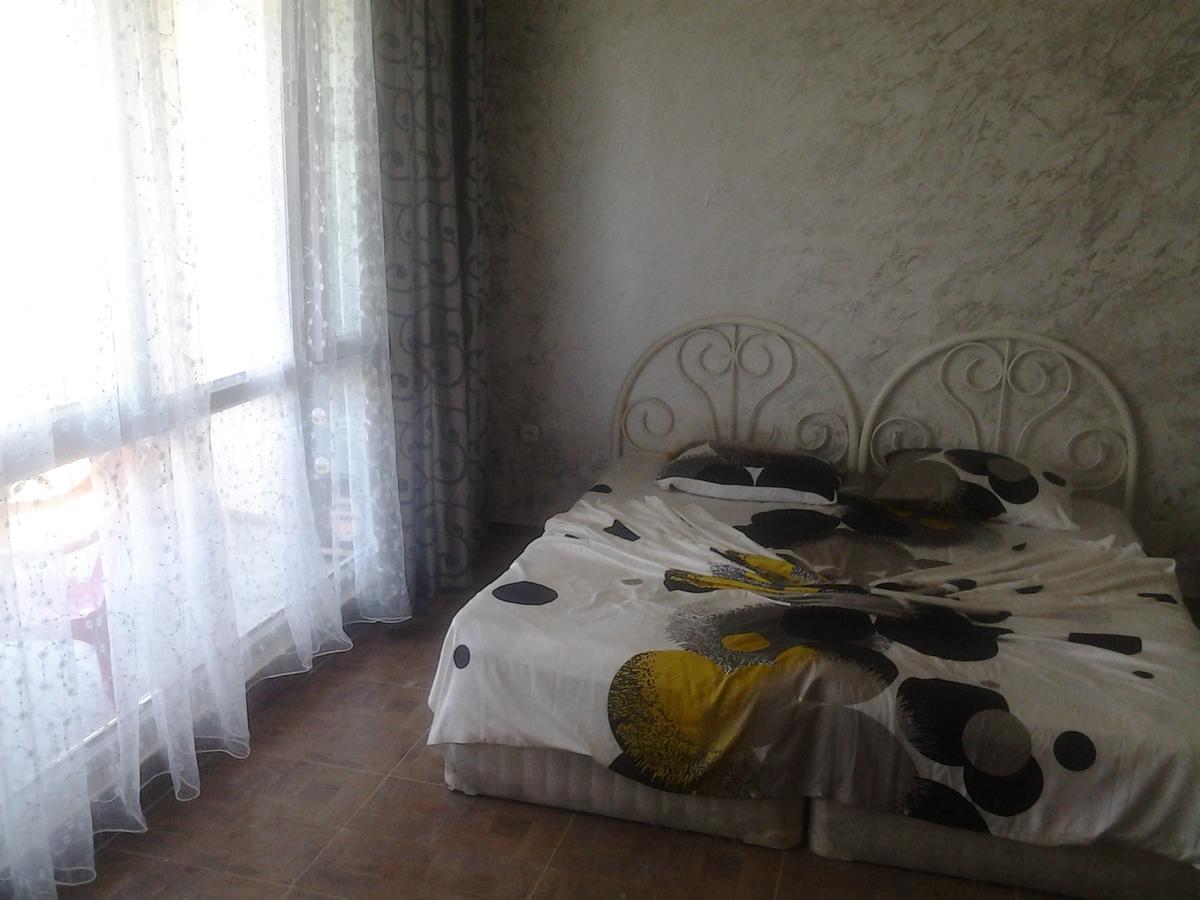 Merab House Batumi Eksteriør billede