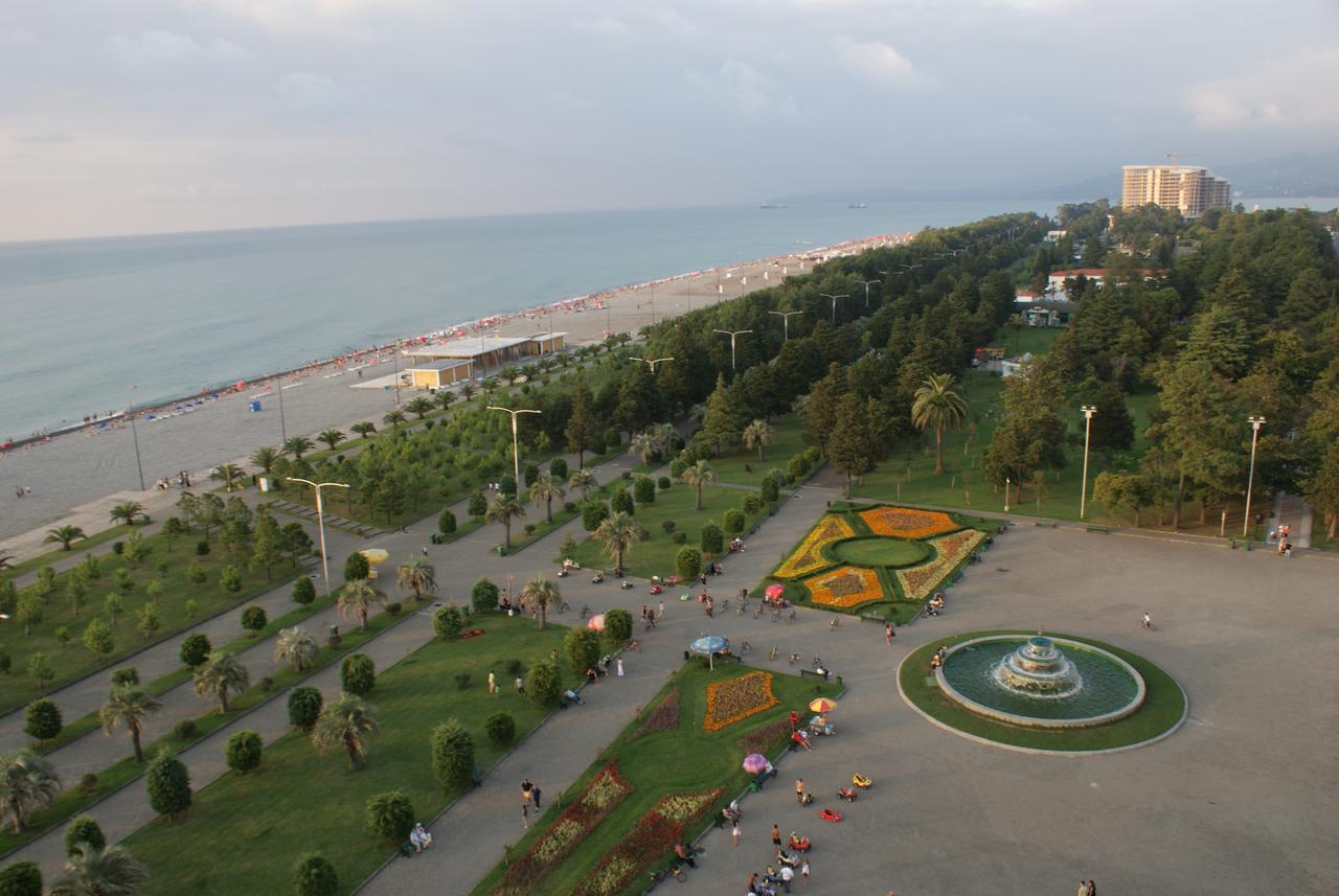 Merab House Batumi Eksteriør billede