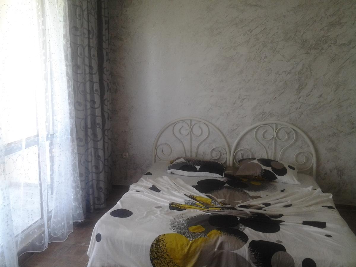 Merab House Batumi Eksteriør billede