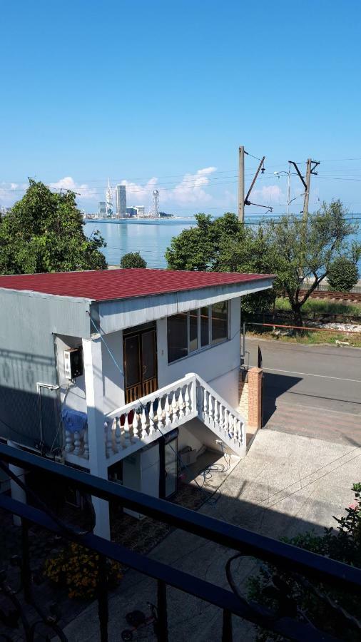 Merab House Batumi Eksteriør billede