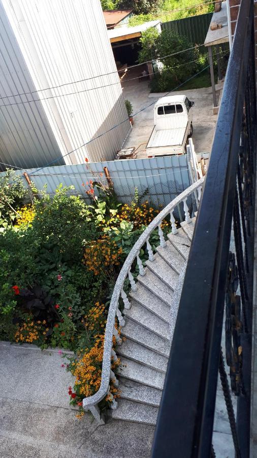 Merab House Batumi Eksteriør billede