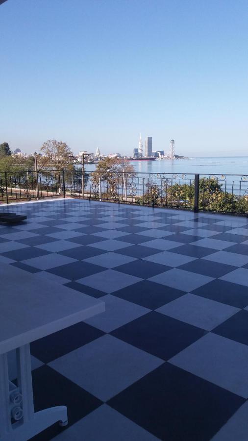Merab House Batumi Eksteriør billede